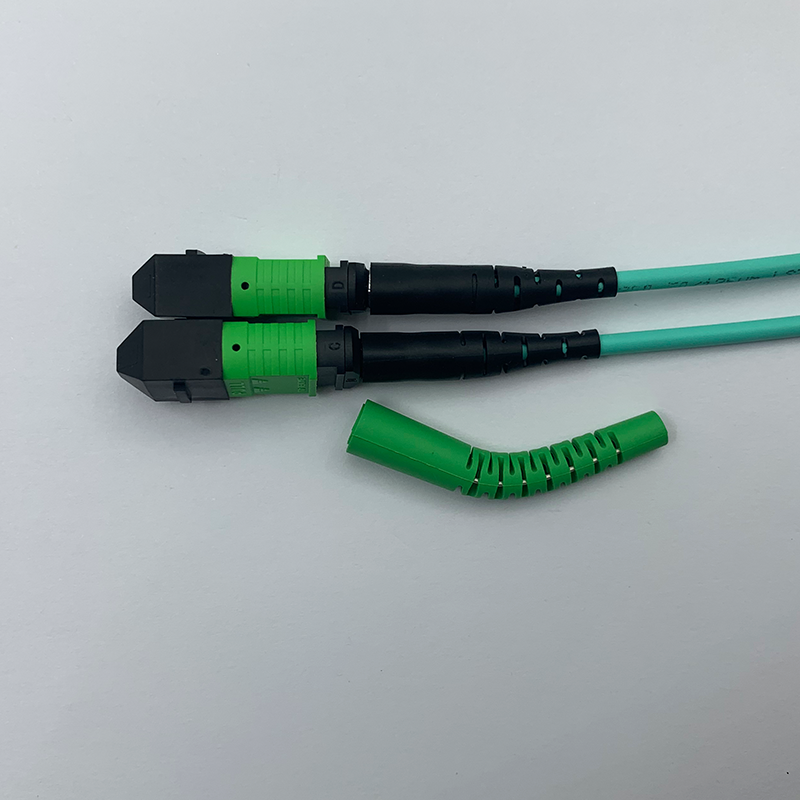 MPO Fiber Optic Connectors for Telecommunication Unassembled Fiber Connector Bendable Tail Sleeve With Internal Steel Wire 3.0mm