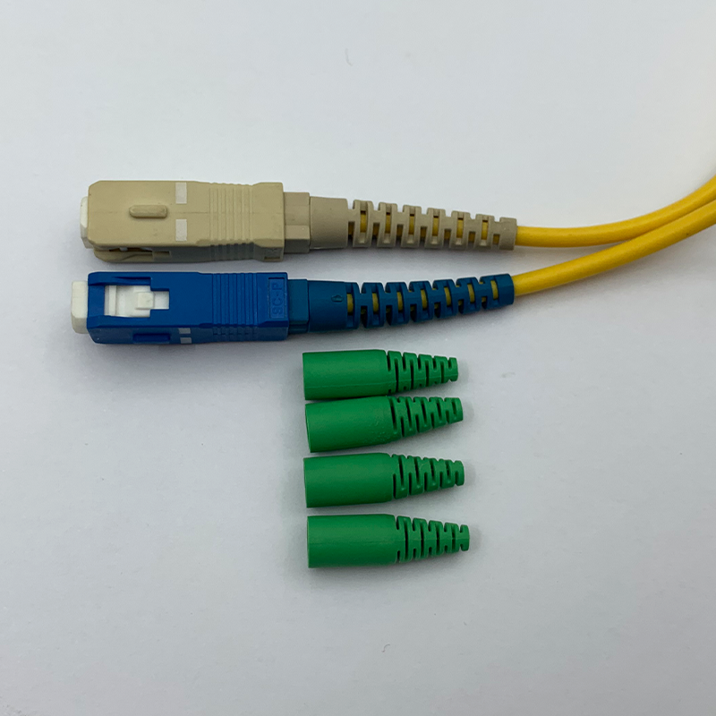 Custom SC Optical Fiber Connector Parts SC UPC Fiber Optic Connector Kit Fiber Optic Connector 2.0mm Boot 19.8mm Length